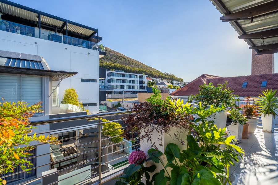 2 Bedroom Property for Sale in Green Point Western Cape